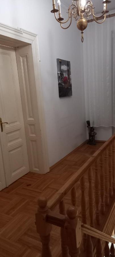Двох Рівневі Апартаменти В Центрі Lviv Exteriör bild