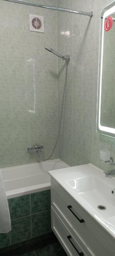 Двох Рівневі Апартаменти В Центрі Lviv Exteriör bild