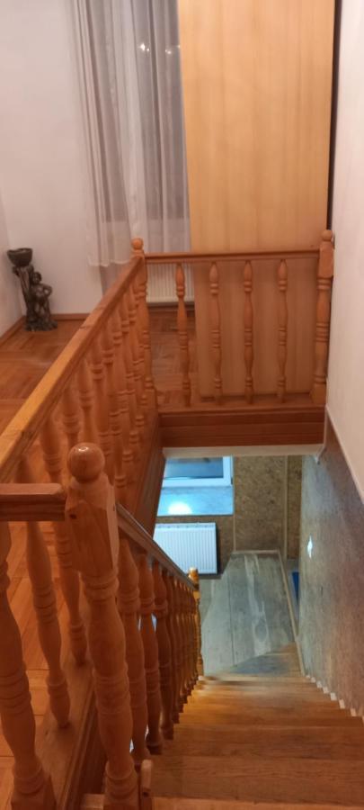Двох Рівневі Апартаменти В Центрі Lviv Exteriör bild